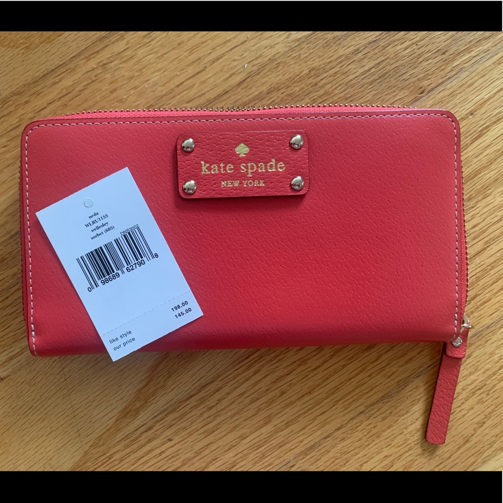 Kate Spade NWT Coral Wallet